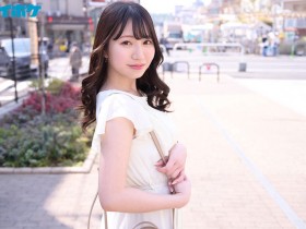 流川莉央个人简介小档案:G罩杯美女大学生出道!